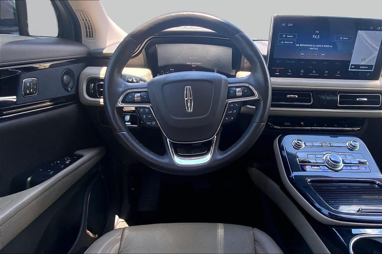 Used 2023 Infinite Black Metallic Clearcoat Lincoln Reserve image 6
