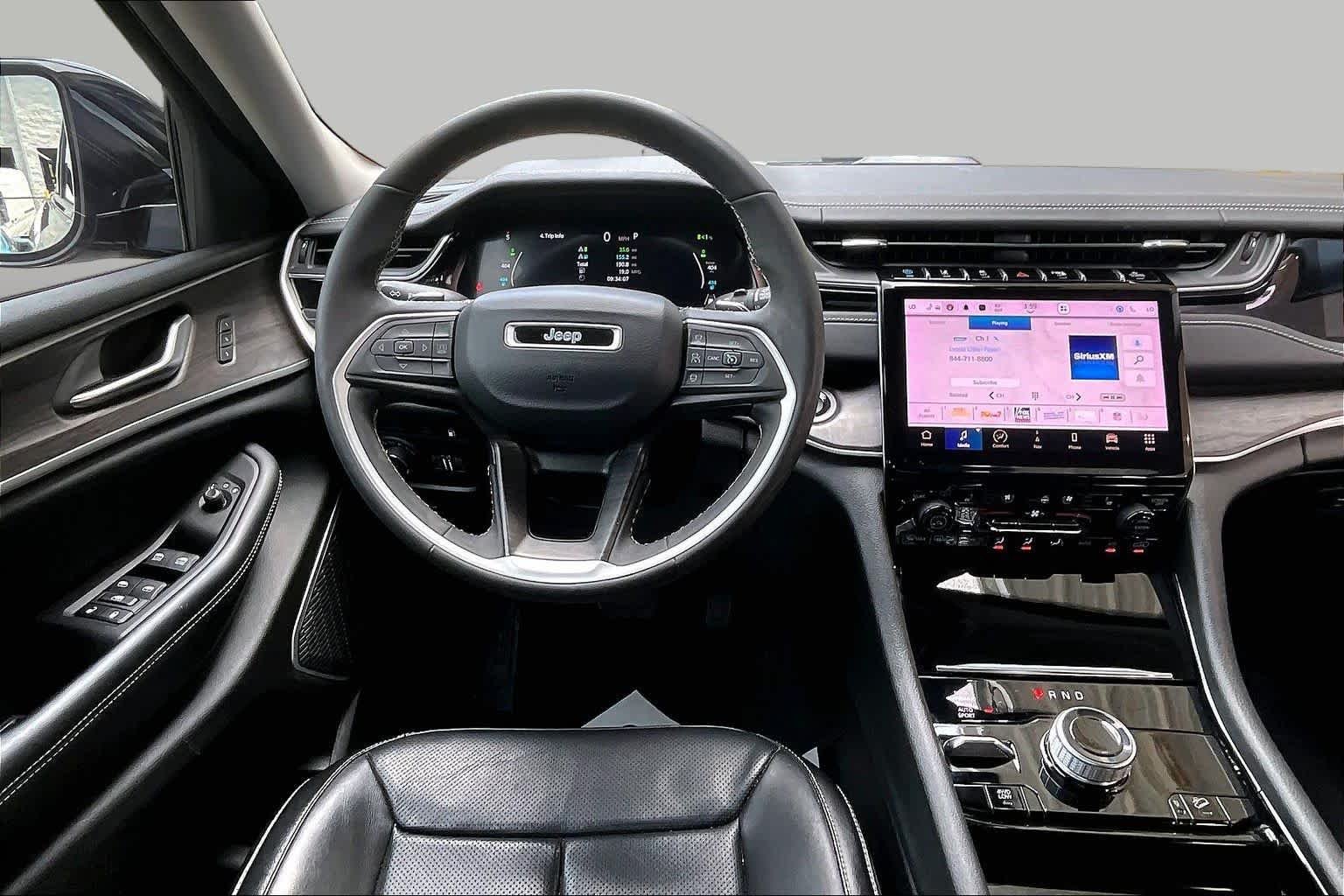Used 2022 Diamond Black Crystal Pearlcoat Jeep  image 6