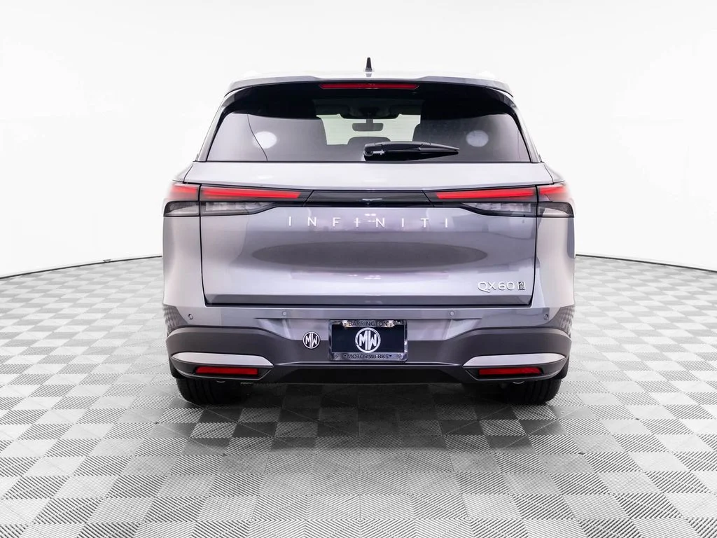 New 2027 GRAPHITE SHADOW INFINITI Luxe AWD image 4