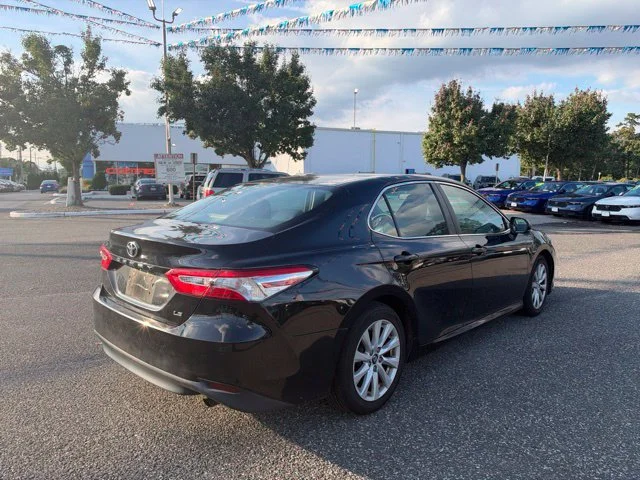 Used 2018 Midnight Black Metallic Toyota L image 5