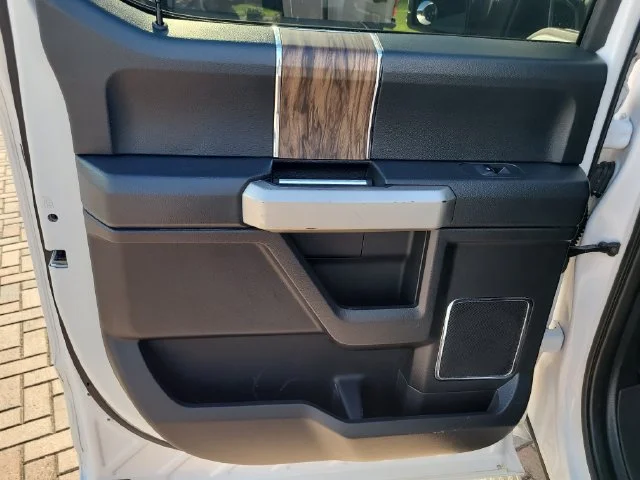 Used 2019 White Ford Lariat image 11