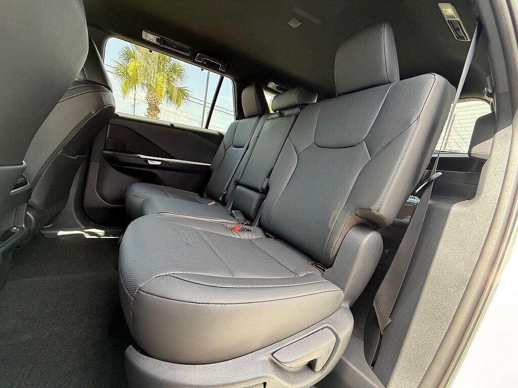 New 2026 Wind Chill Pearl Lexus AWD image 19