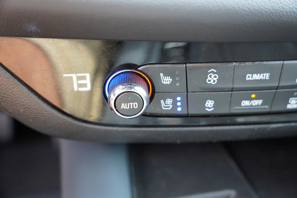 Used 2022 Summit White Buick Premium Group image 32