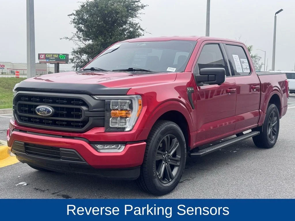 Used 2023 Hot Pepper Red Metallic Tinted Clearcoat Ford XLT image 3