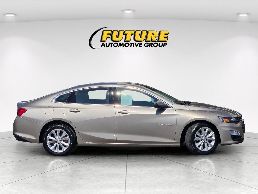 Used 2025 Gray Chevrolet LT image 3