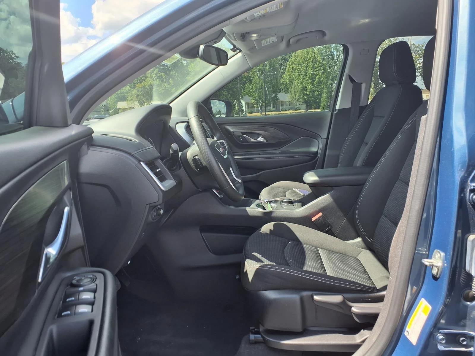Used 2024 Downpour Metallic GMC SLE image 25