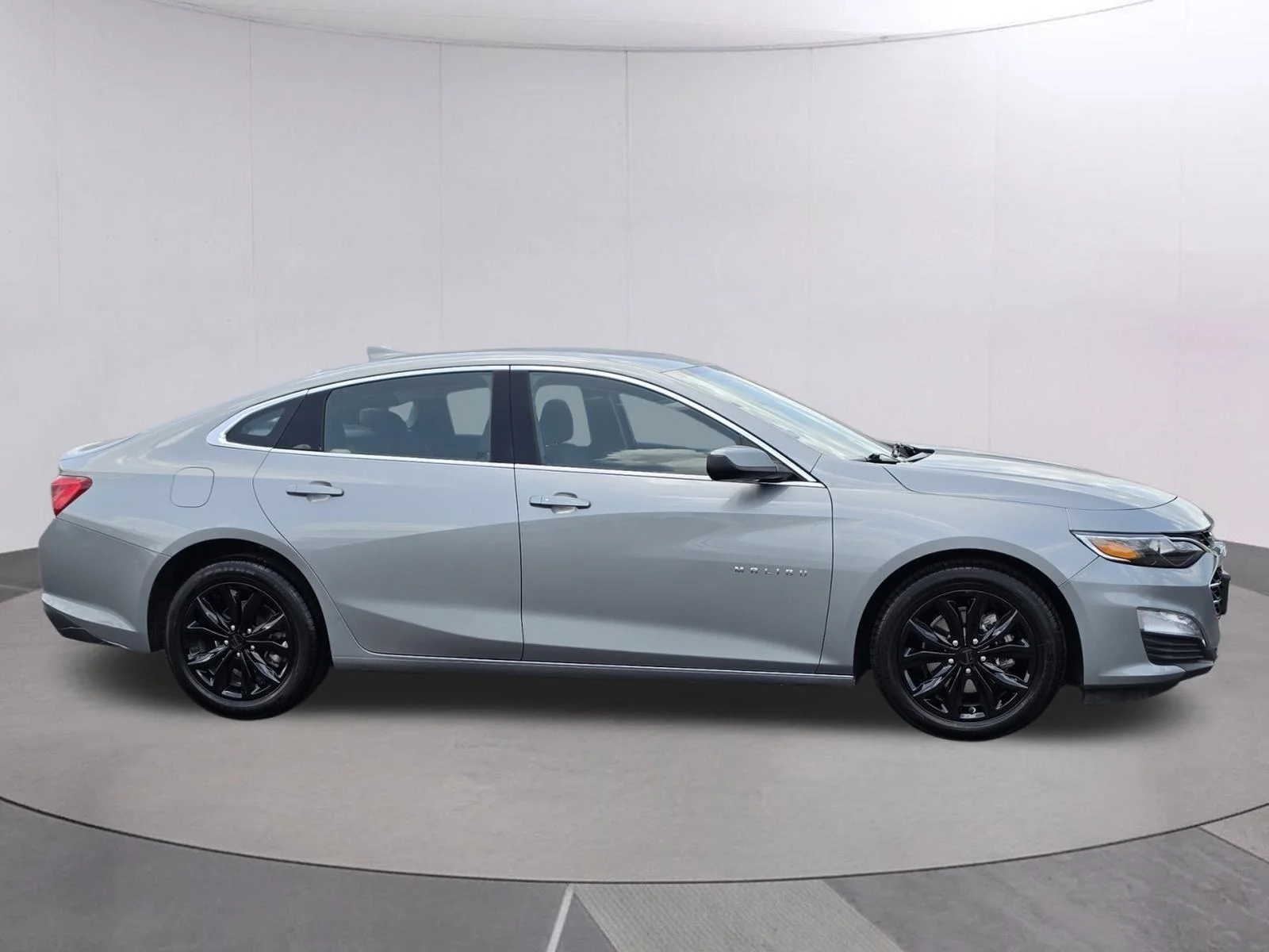 Used 2024 Sterling Gray Metallic Chevrolet LT image 5