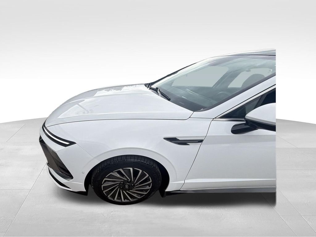 Used 2024 White Hyundai Limited image 10