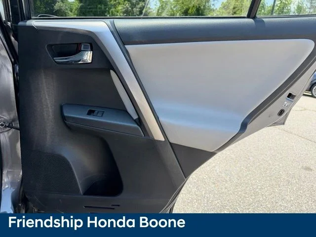 Used 2018 Gray Toyota XLE image 40
