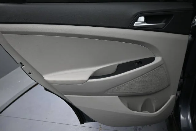 Used 2021 Gray Hyundai SE image 18