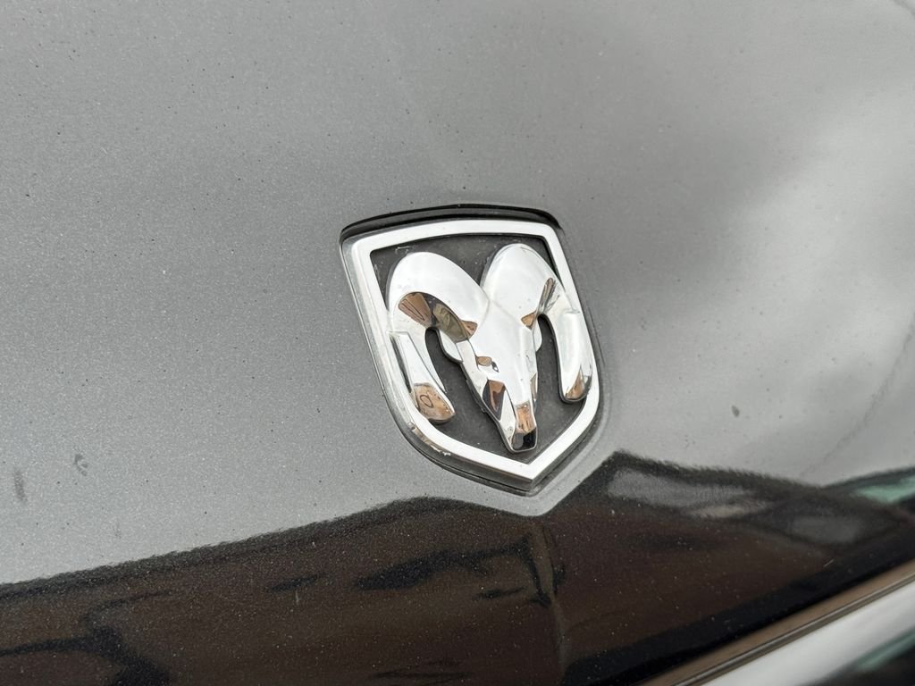 Used 2007 Black Dodge SE image 4