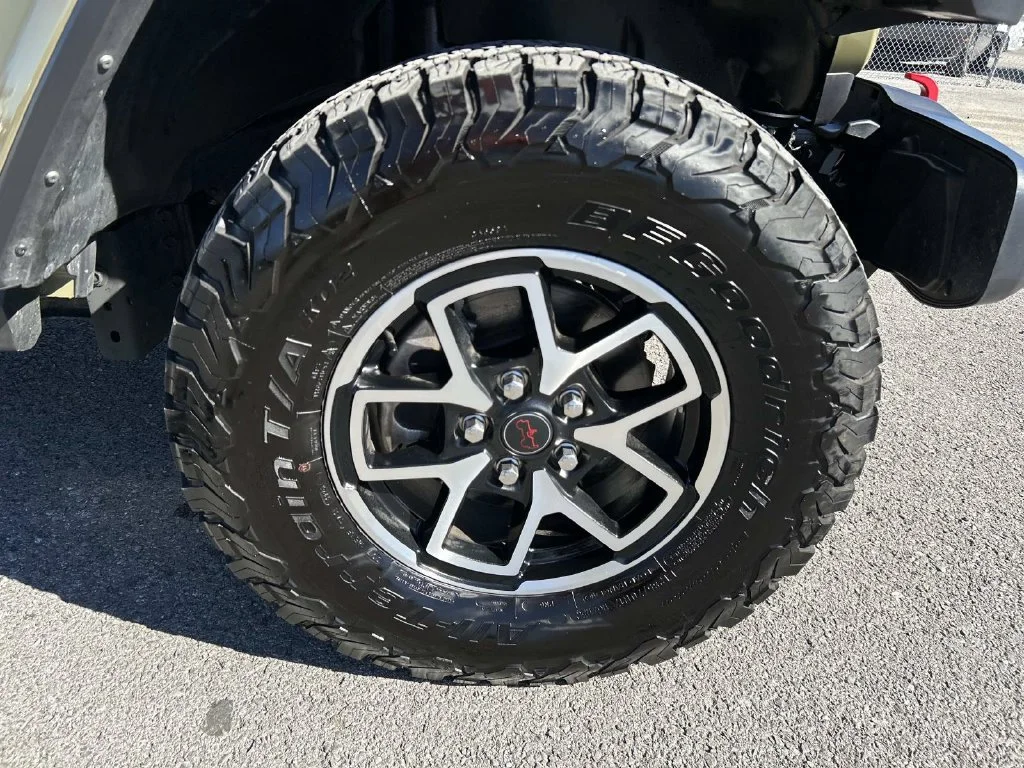 Used 2025 Green Jeep Rubicon image 34