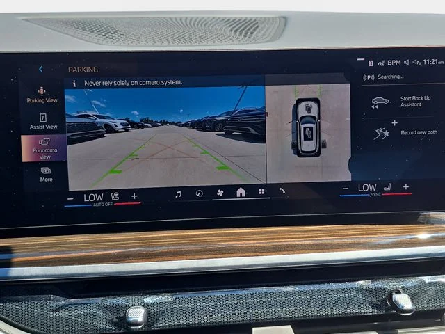 Used 2024 White BMW xDrive40i image 26