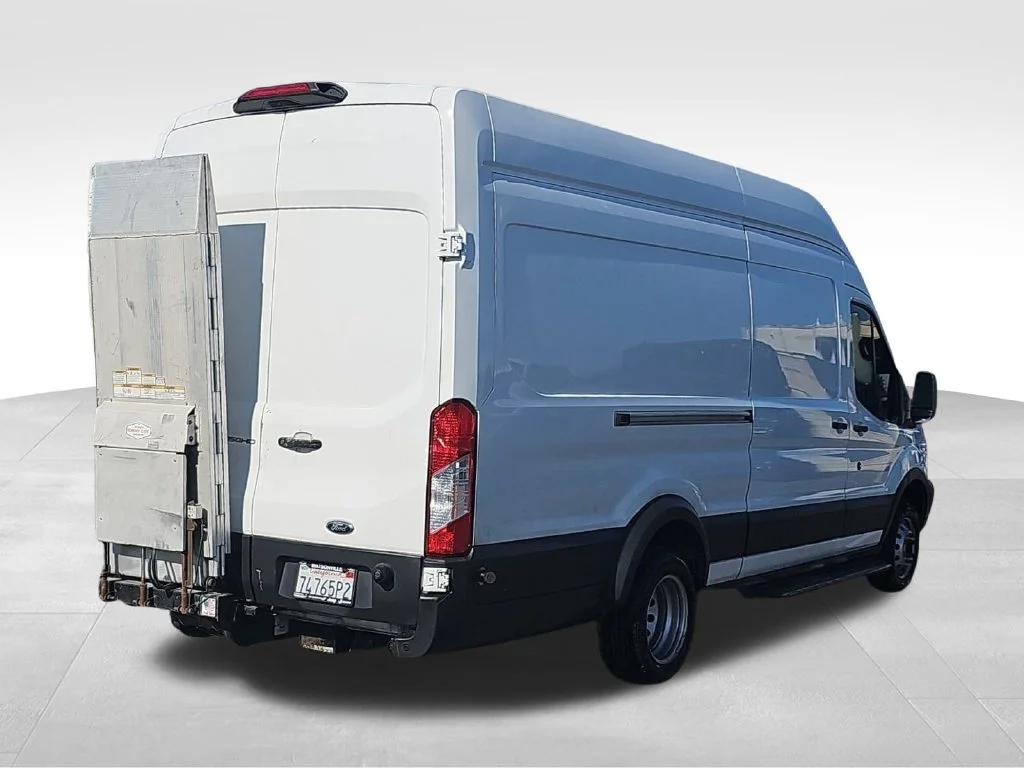 Used 2018 White Ford Base image 3
