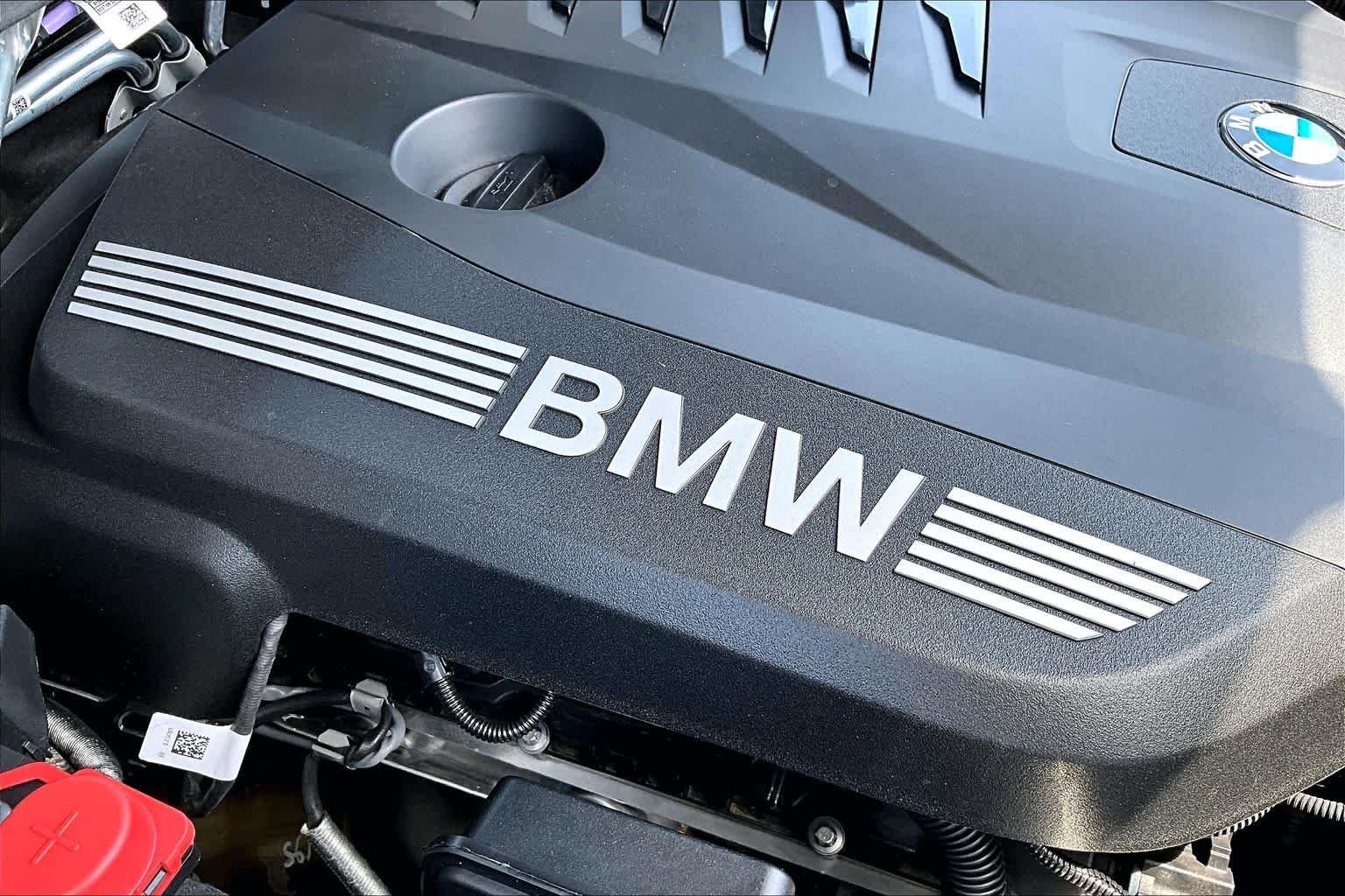 Certified Used 2026 Black Sapphire Metallic BMW xDrive40i image 33