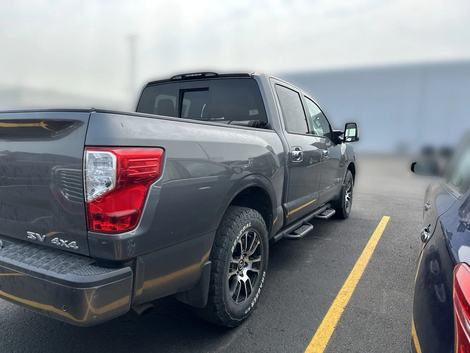 Used 2021 Gray Nissan SV image 3