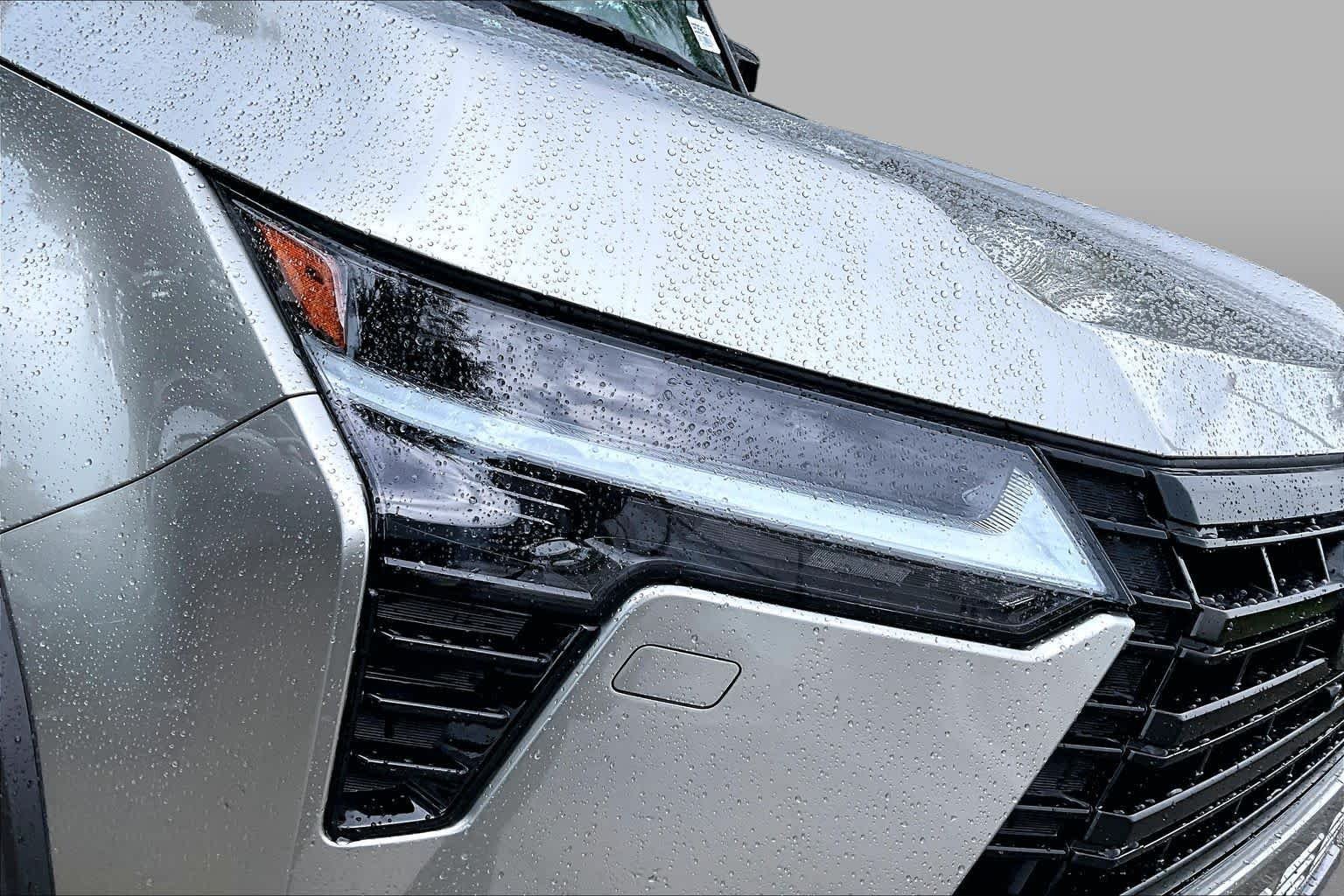 Used 2025 Atomic Silver/Black Roof Lexus Overtrail+ image 28