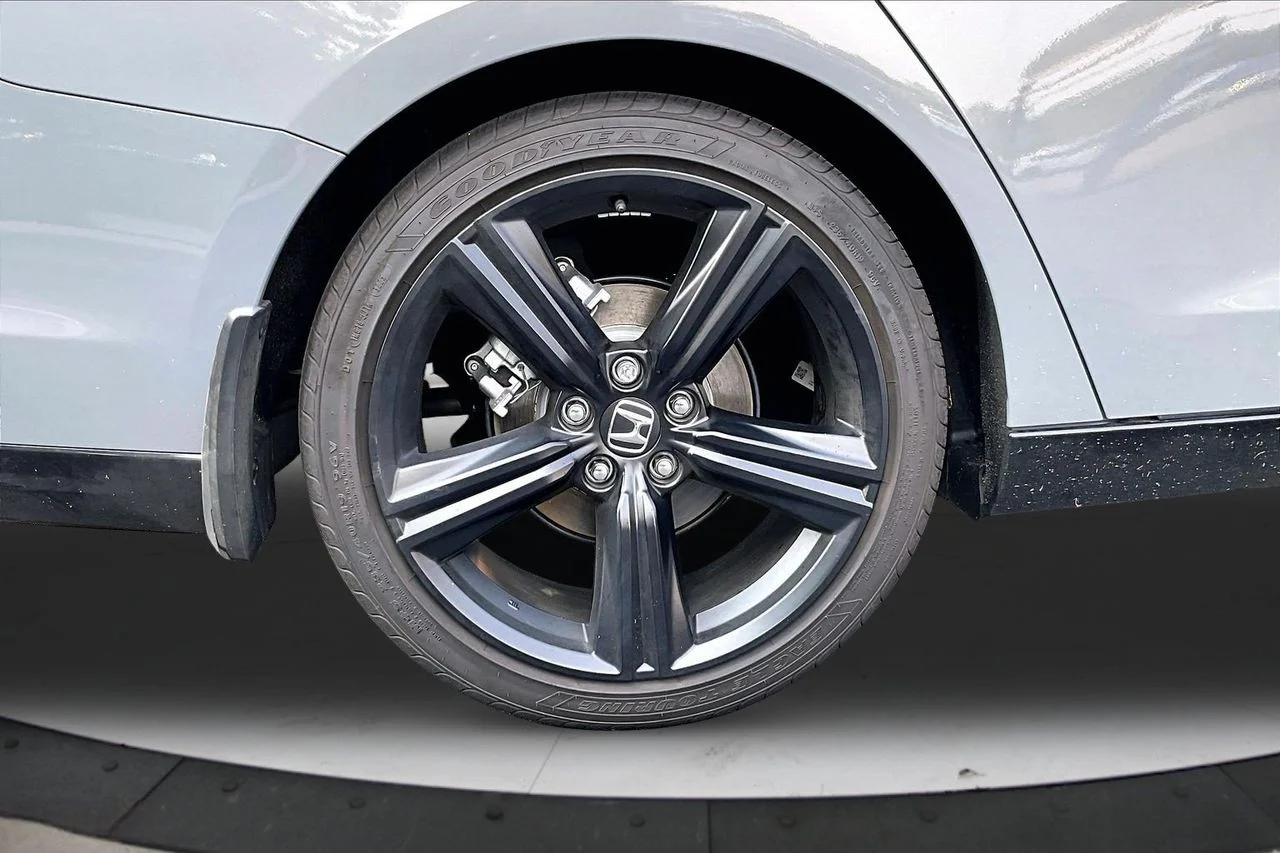 Certified Used 2025  Honda Sport-L image 36