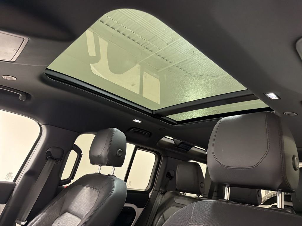 2022 Land Rover Defender X-Dynamic SE - Photo 19
