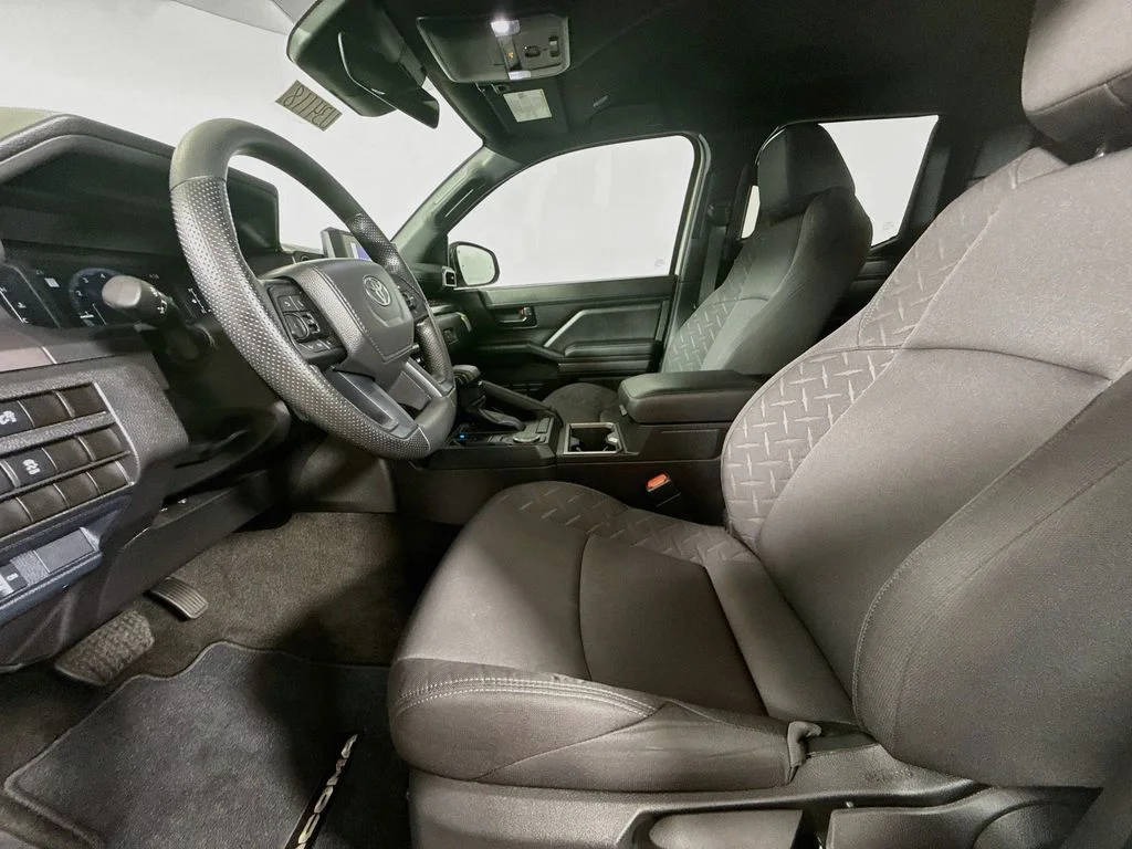 Used 2025 Ice Cap Toyota SR5 image 21