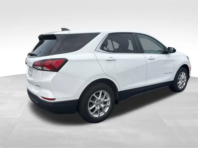 Used 2024 Summit White Chevrolet LT image 5