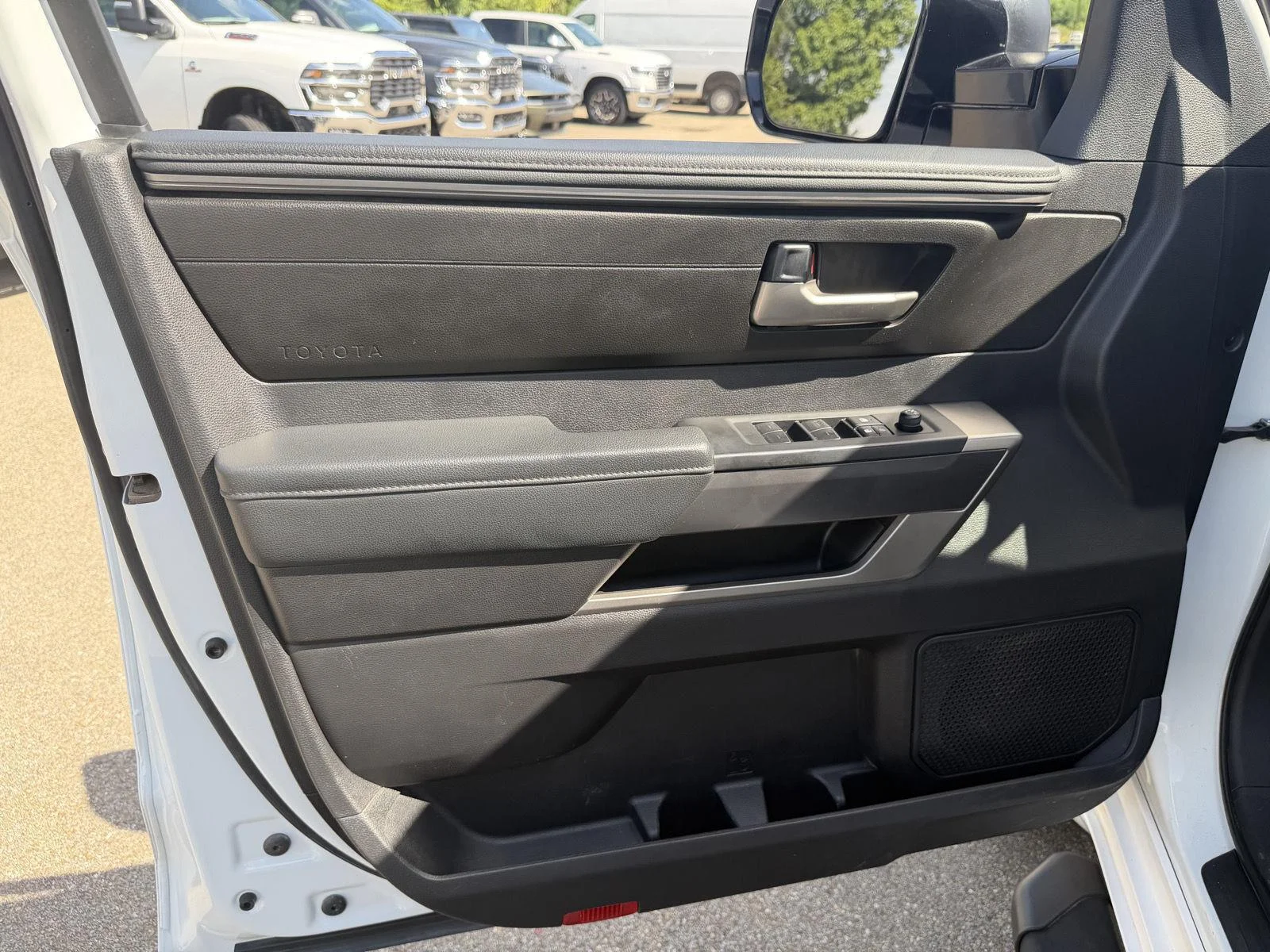 Used 2023 Ice Cap Toyota SR5 image 15