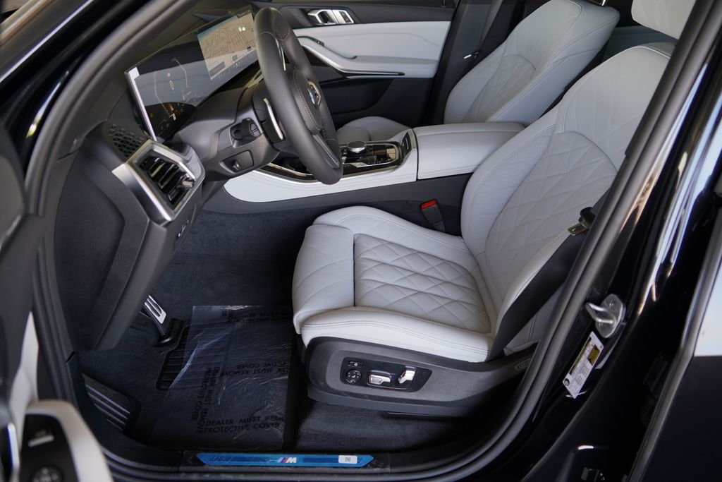 New 2026 Black Sapphire Metallic BMW sDrive40i image 10