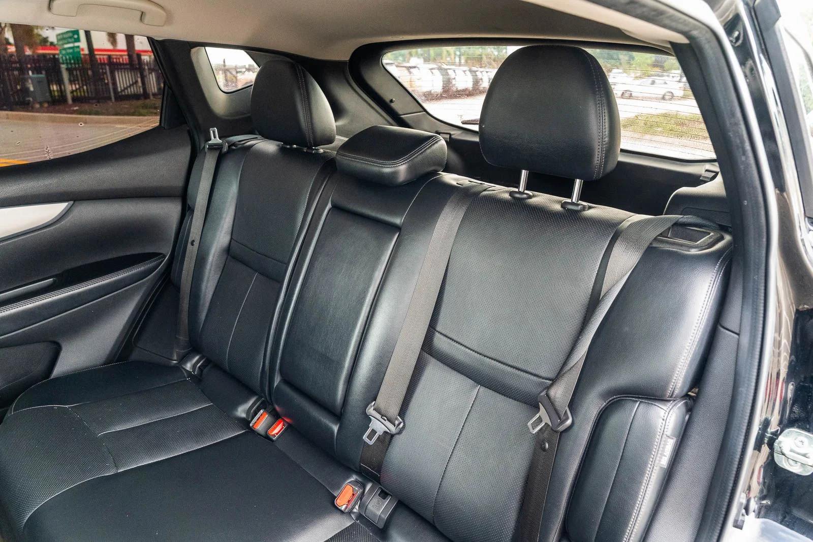 Used 2020 Black Nissan SL image 16