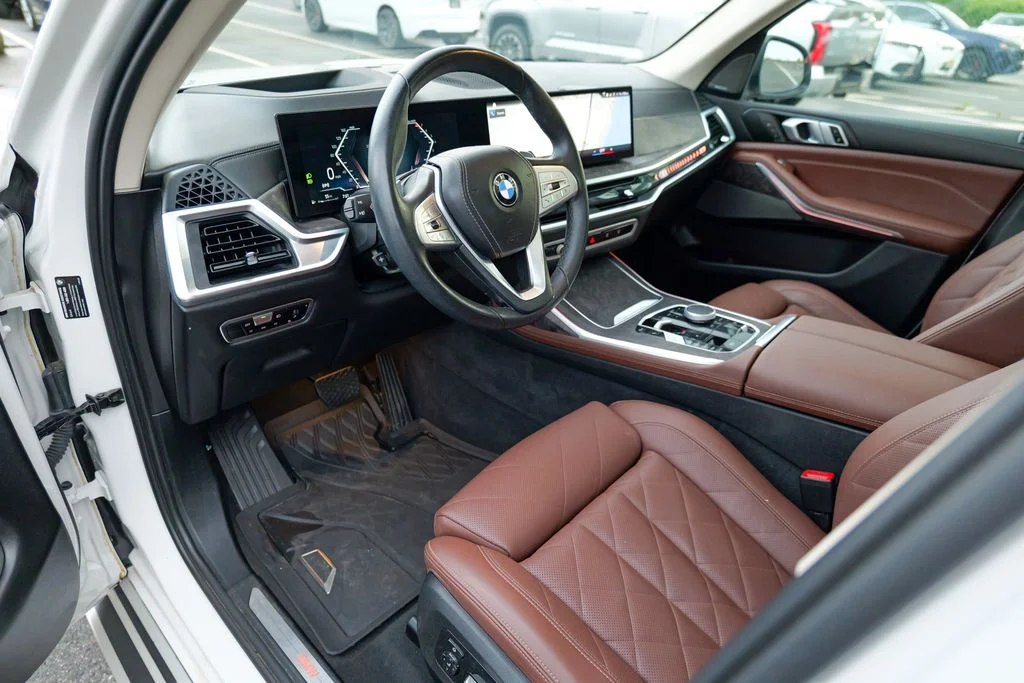 Used 2023 Mineral White Metallic BMW xDrive40i image 19