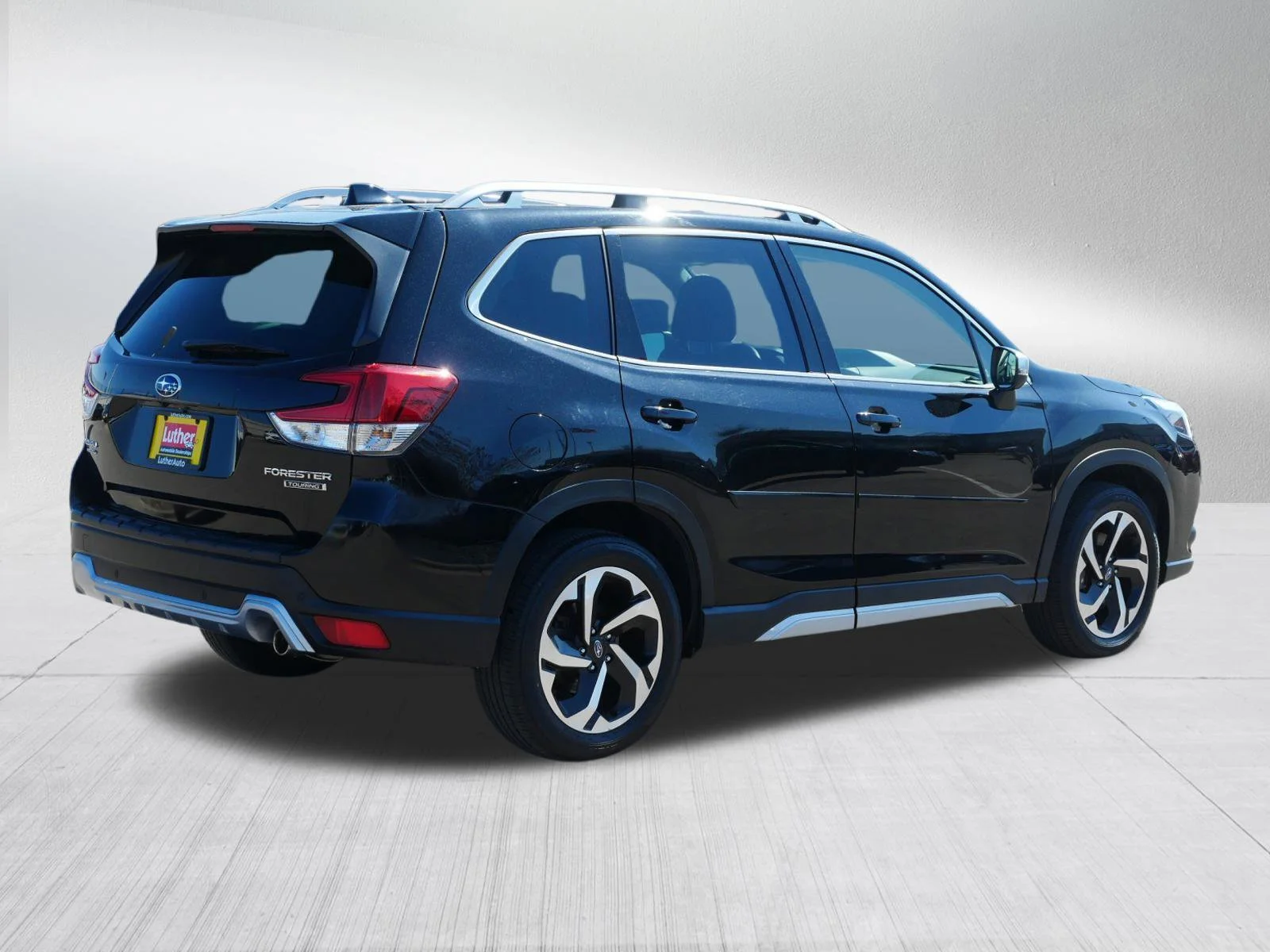 Used 2023 Crystal Black Silica Subaru Touring image 7