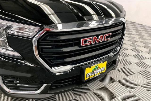 Used 2023 Ebony Twilight Metallic GMC SLE image 32