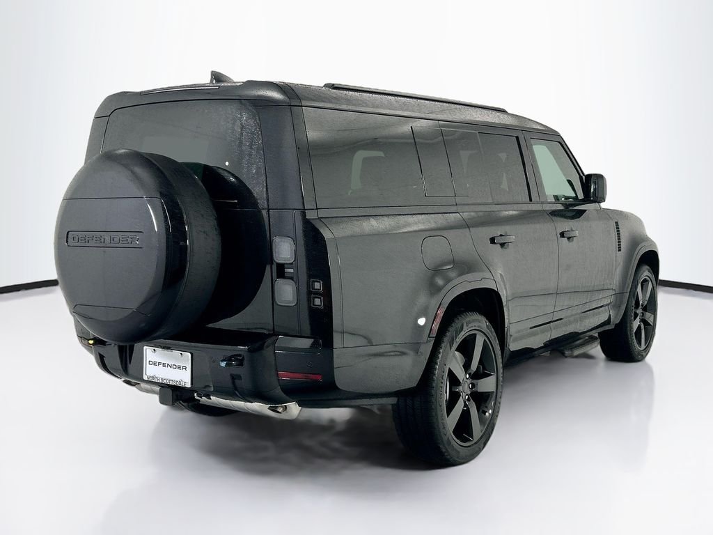 New 2026 Santorini Black Metallic Land Rover X-Dynamic SE image 5