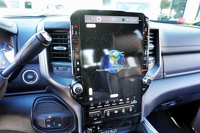 New 2026 Granite Crystal Metallic Clear-Coat Exterior Paint RAM Laramie image 34