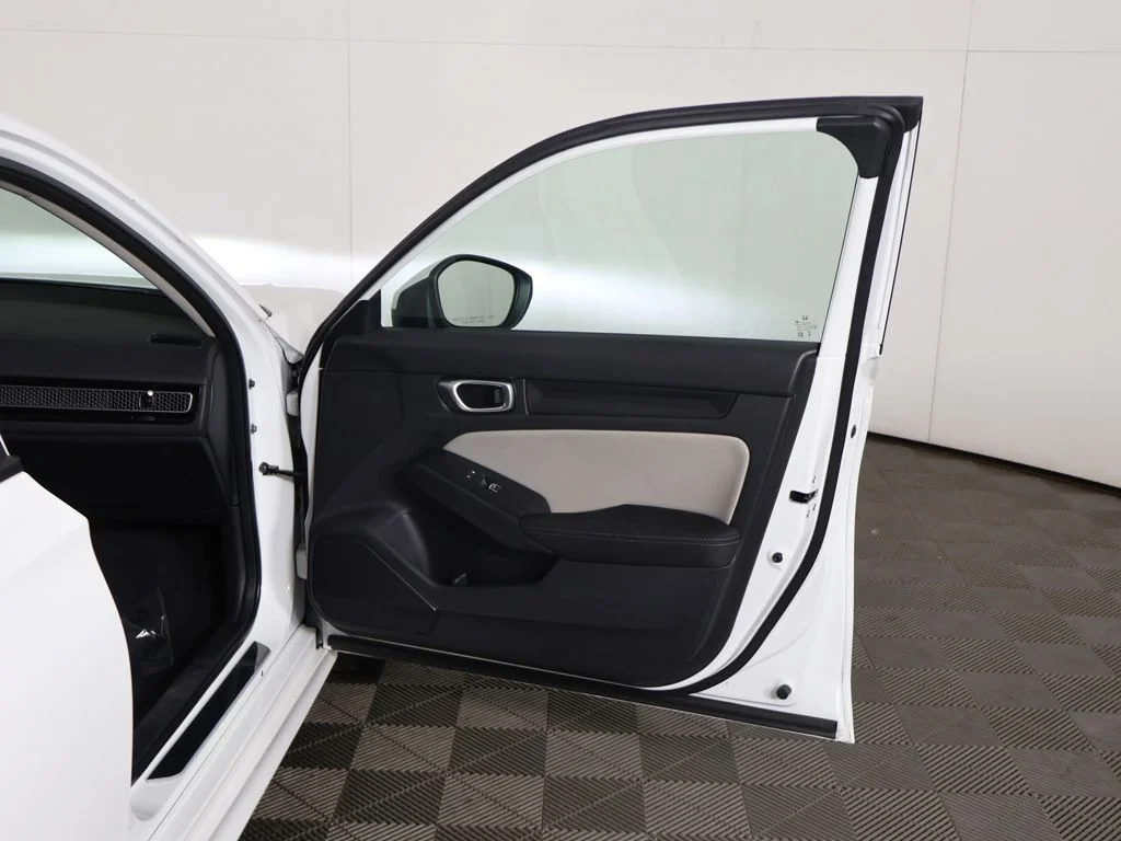 Used 2023 White Honda LX image 16