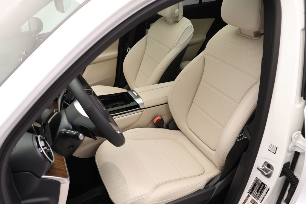 Used 2027 Polar White Mercedes-Benz GLC 300 image 37