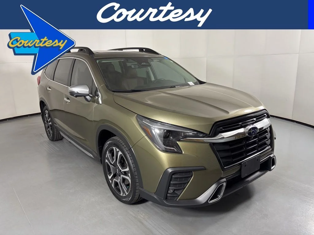 2023 Subaru Ascent Touring's photo