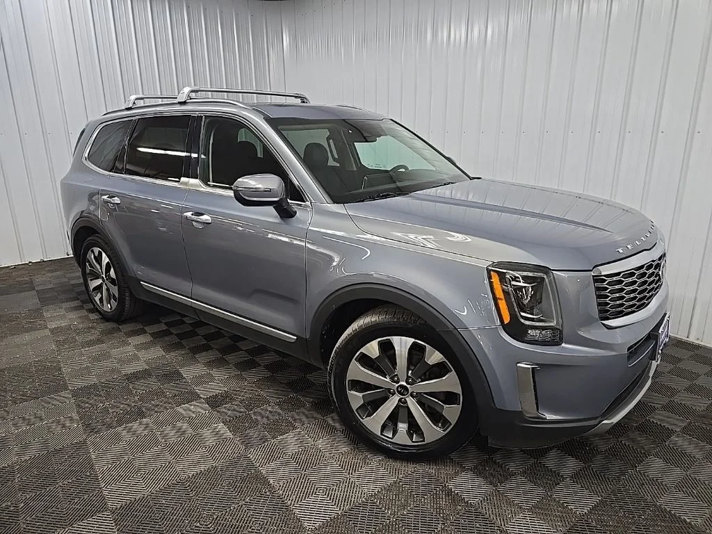 Used 2020 Silver Kia S image 7