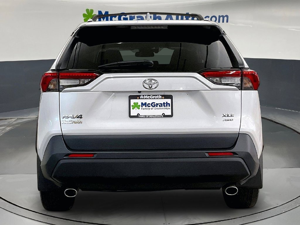 Used 2023 Beige Toyota XLE Premium image 6