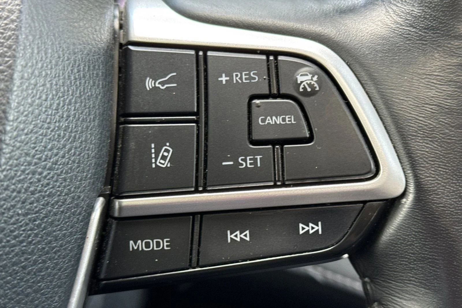 Used 2022 Moon Dust Toyota XLE image 29