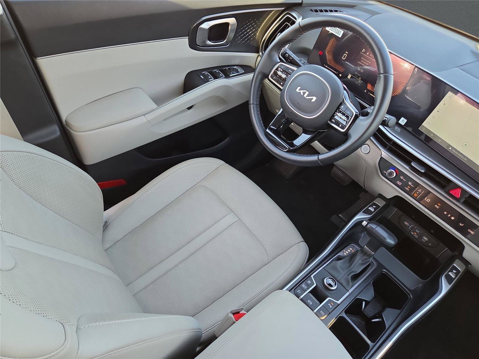 2025 Kia Sorento S - Photo 17