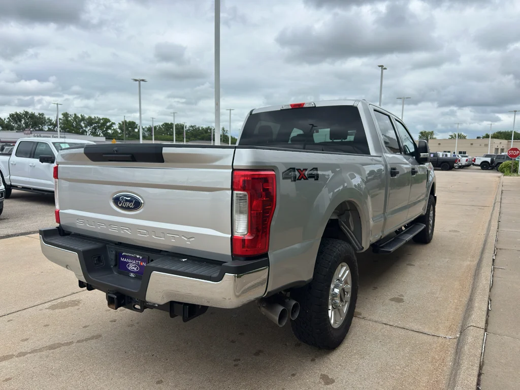 Used 2019 Oxford White Ford XLT image 10