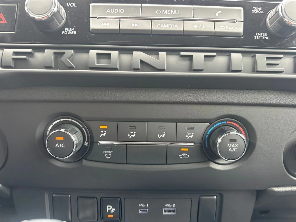Used 2025 White Nissan S image 32