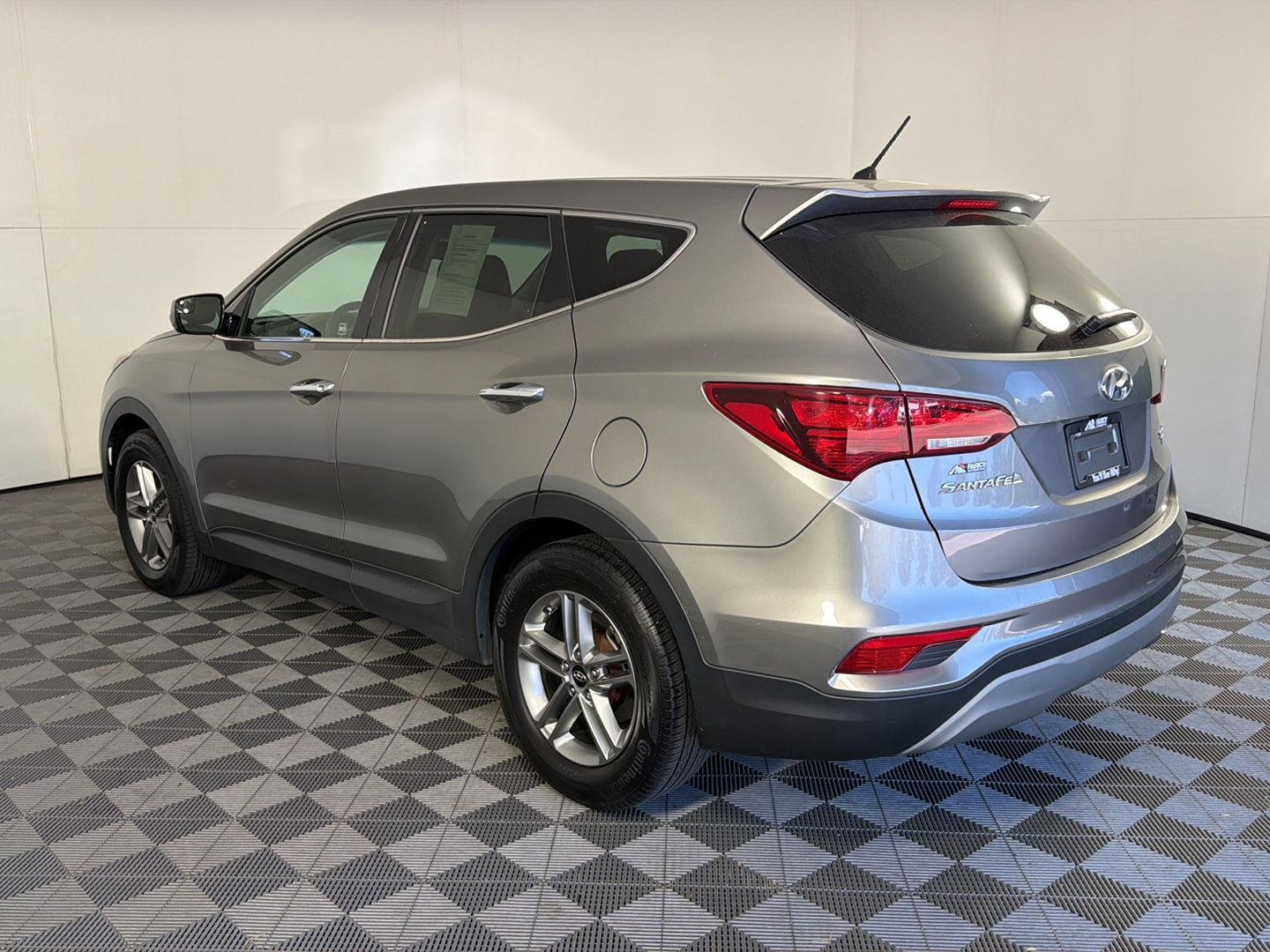 Used 2018 Mineral Gray Hyundai 2.4L image 7