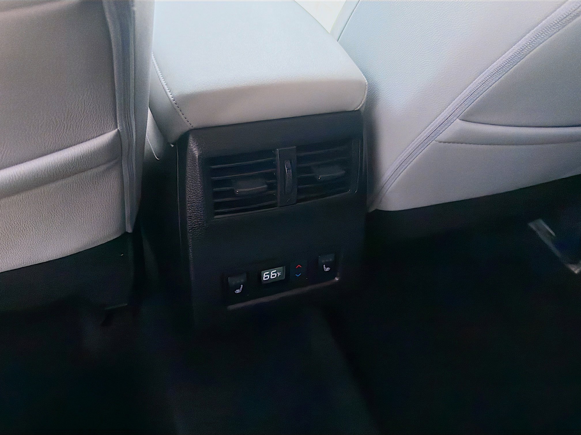2024 Mitsubishi Outlander SEL - Photo 20