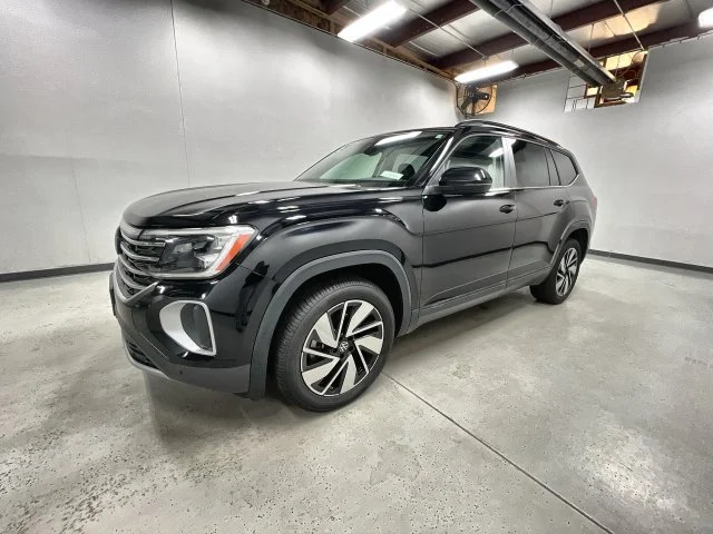 2024 Volkswagen Atlas SE w/Tech - Photo 1
