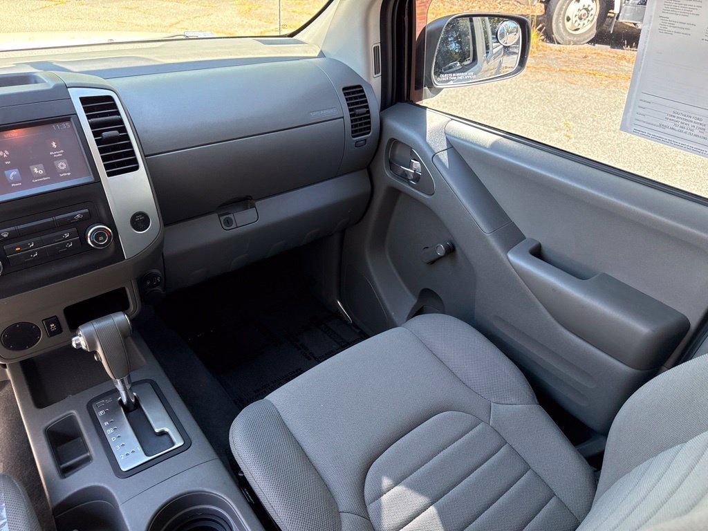 Used 2019 White Nissan S image 10