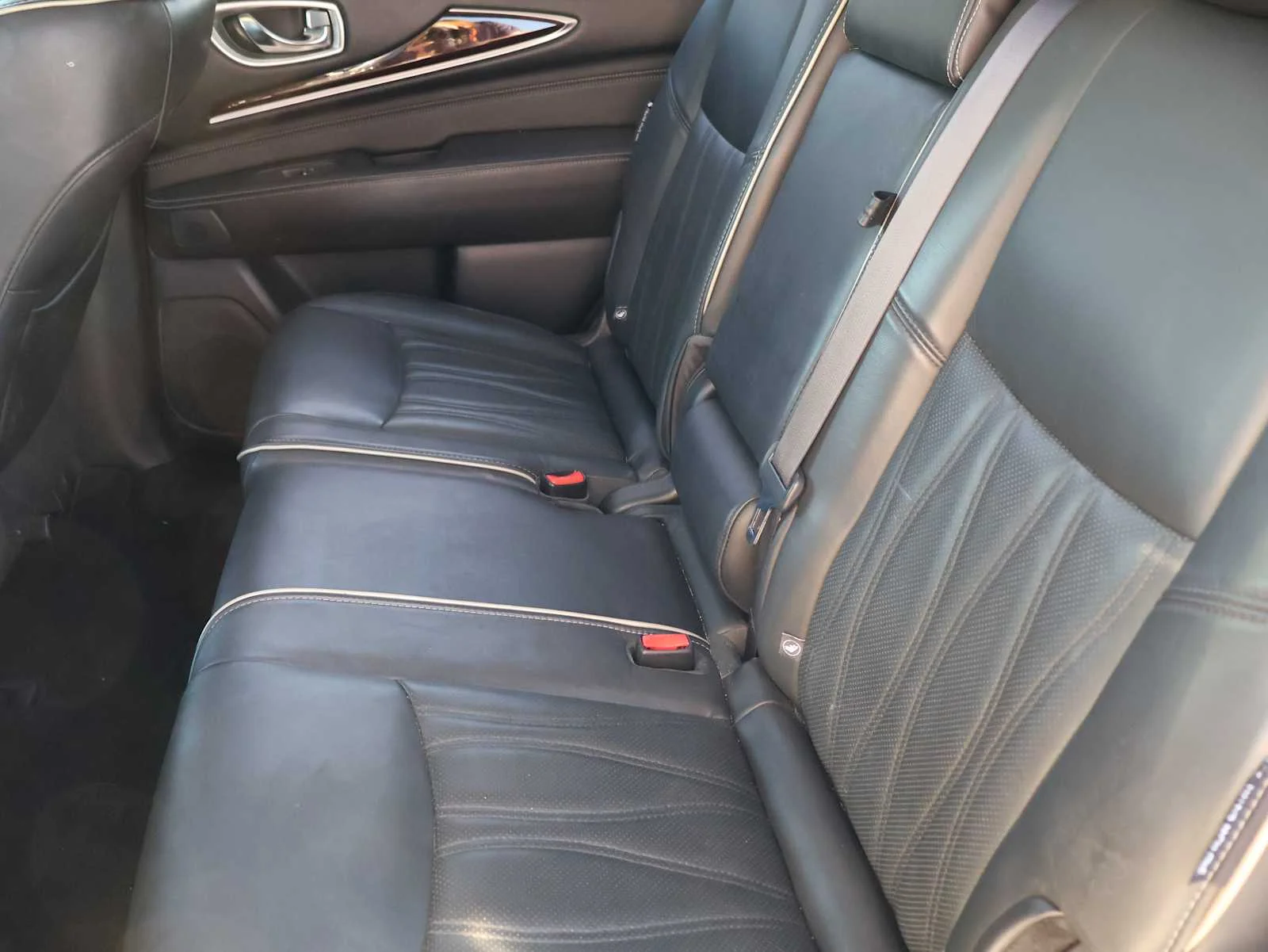 Used 2018 Liquid Platinum INFINITI  image 17