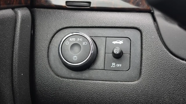 Used 2014 Silver Ice Metallic Chevrolet LS image 11