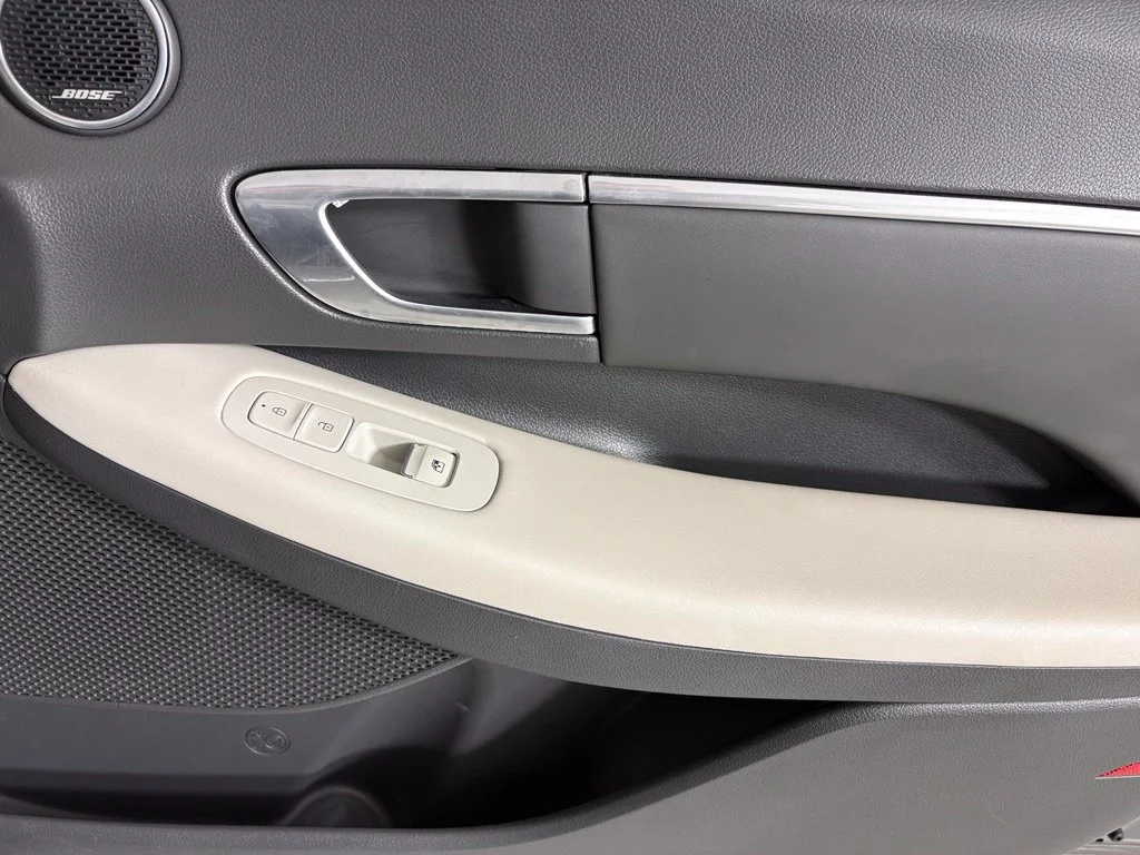 Used 2022 Gray Hyundai SEL image 12