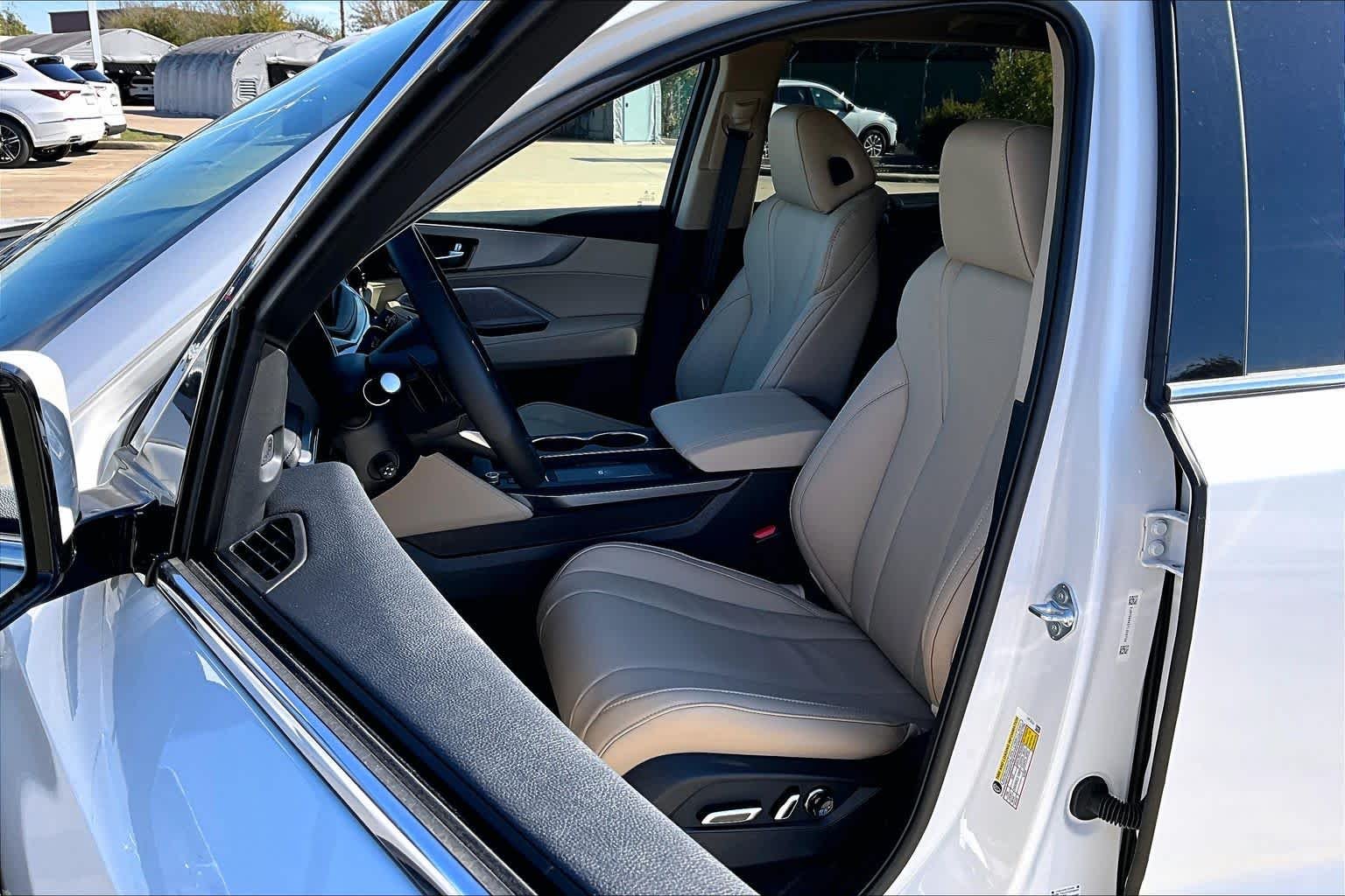 New 2026 Platinum White Pearl Acura w/Technology Package image 9